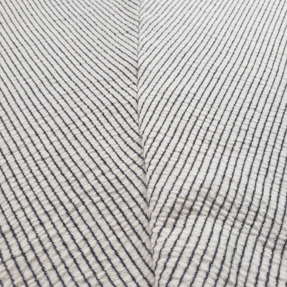 Lucky Brand V Neck Sleeveless Blouse Size Small - Picture 2 of 10